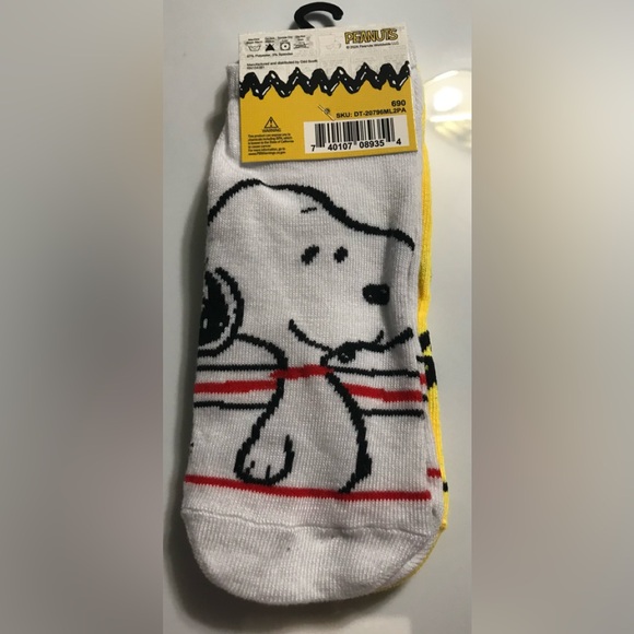 Snoopy & Charlie Brown Socks - Picture 2 of 6